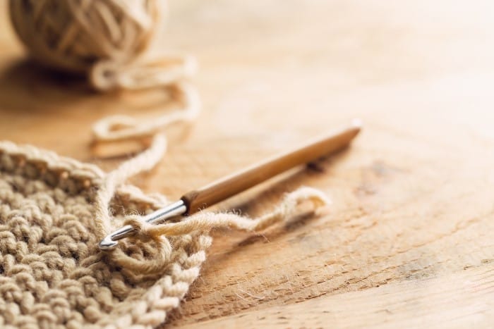 Lo tradicional está de moda: lugares de Madrid donde tejer y hacer crochet a la última