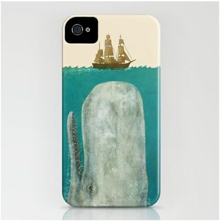 ballena llegando a un barco