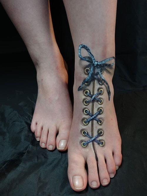 trabajo body art artista japonesa chooo san pie pintado cordon