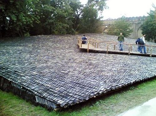 tejas reutilizadas para la creación de tejados Wang Shu premio Pitzker 2012 de arquitectura