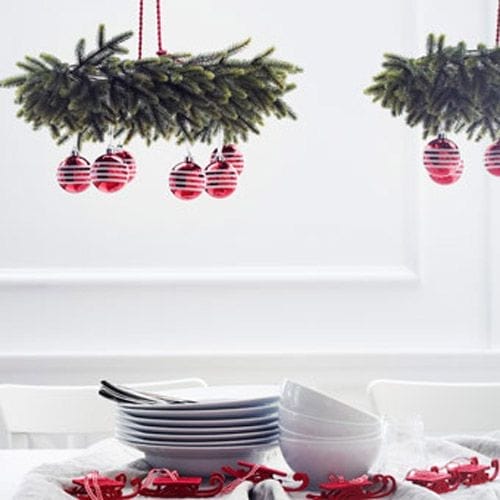 decoracion coronas bolas rojas