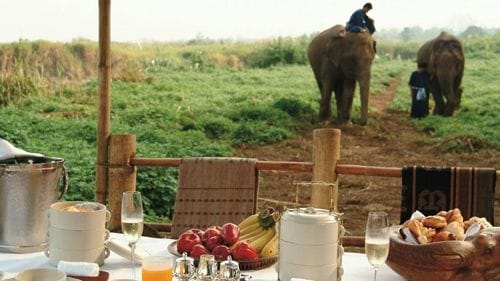 vistas exterior hotel lujo four seasons tented camp golden triangle