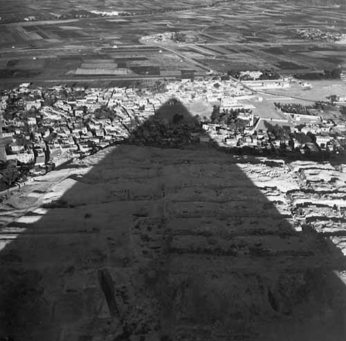 lee miller from the top of the great pyramid 1937