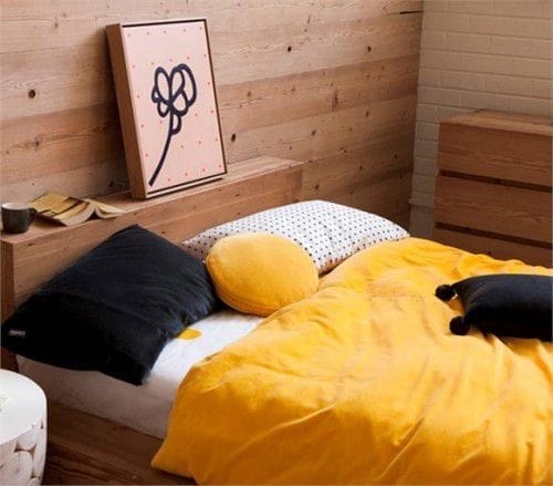 Funda nórdica amarilla de terciopelo.