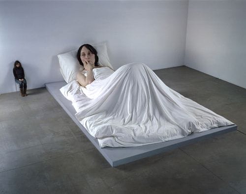 in bed hiperrealismo ron mueck