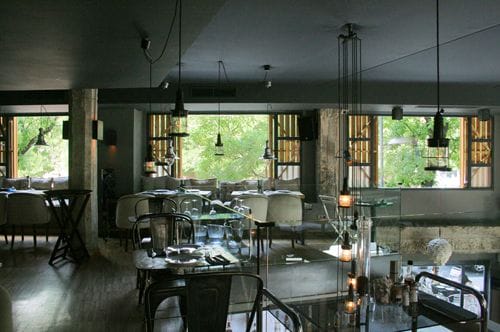 imagen interior ventanas bar restaurante whitby madrid listae.com