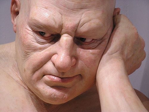 Hiperrealismo de Ron Mueck en la Fondation Cartier