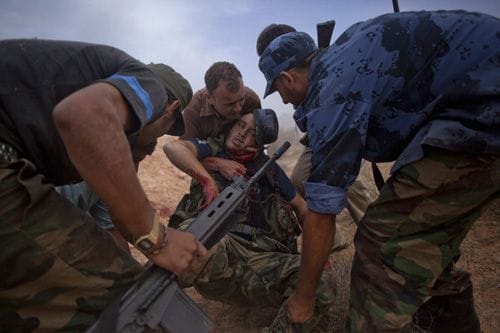 guerra libia manu brabo soldado herido