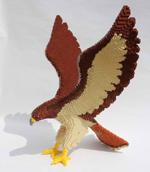 hawk escultura lego nathan sawaya brickartist.com