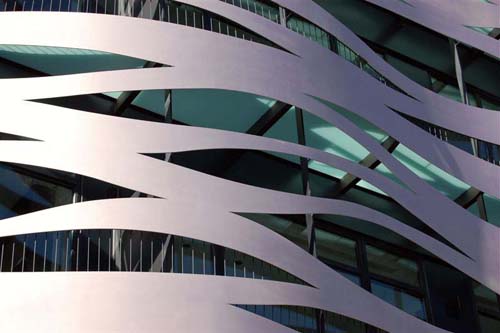 fachada renovada suites avenue aparthotel barcelona toyo ito