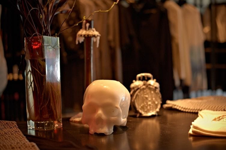 calaveras bar monstore