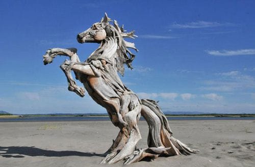 Escultura de madera caballo