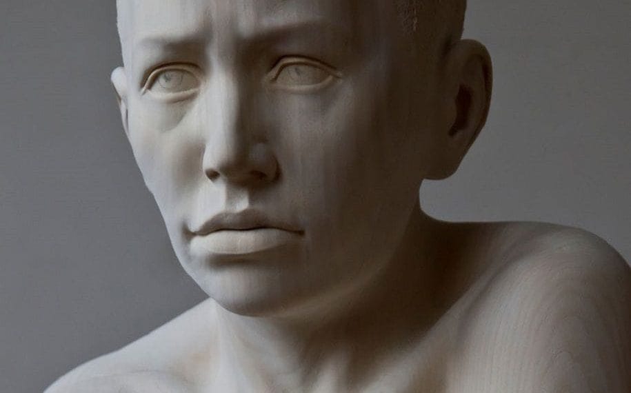 Esculturas de madera cargadas de emoción