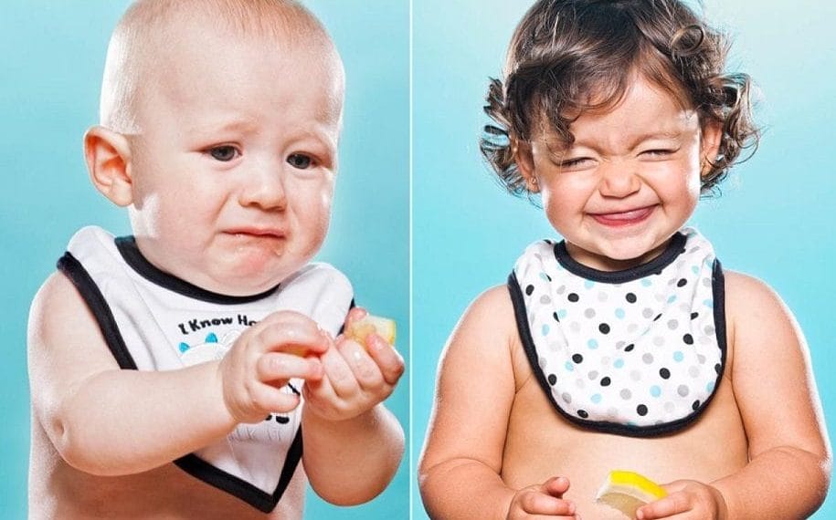 ¿Qué cara pone un niño la primera vez que prueba un limón?