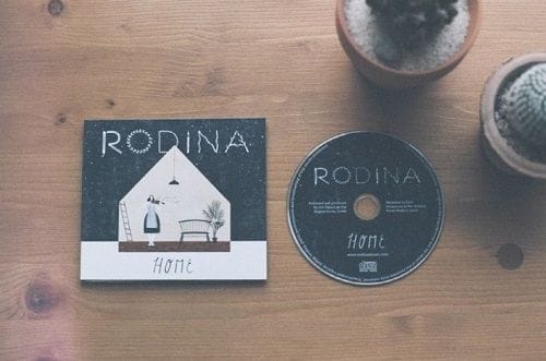 rodina caratula