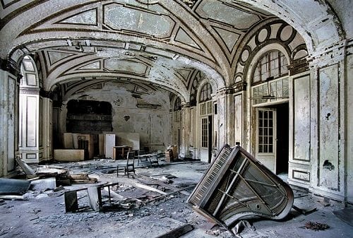 Yves Marchand, Romain Meffre The Ruins of Detroit 3