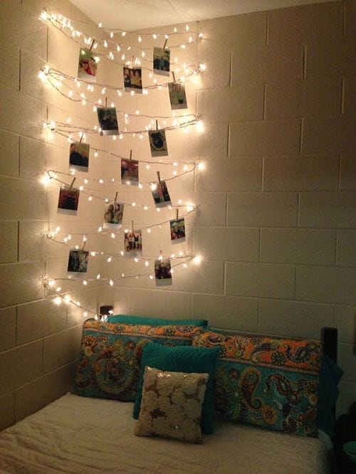 Christmas-Lights-in-Bedroom-30-1-Kindesign