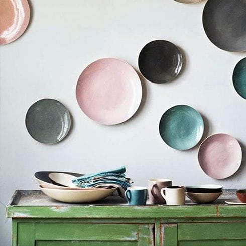 platos colores solidos ideas decoracion paredes