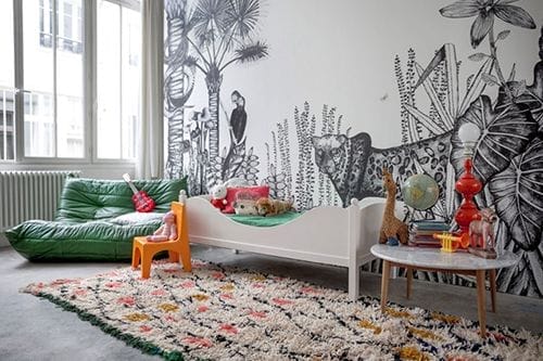 cama y mural infantil