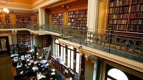 biblioteca victoria and albert museo londres