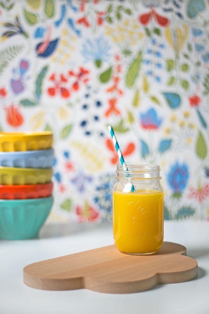 zumo de naranja en bote conserva