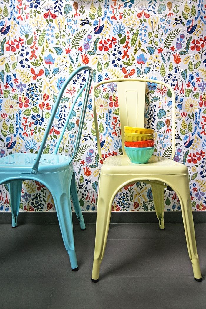 sillas industriales colores vivos