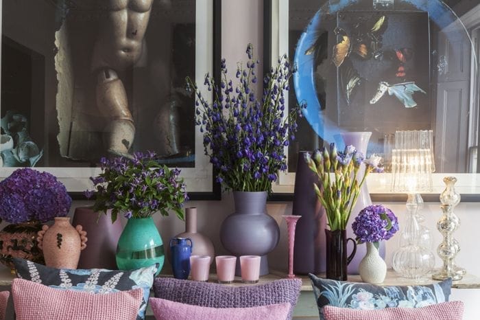 detalle cuadros tonos lilas