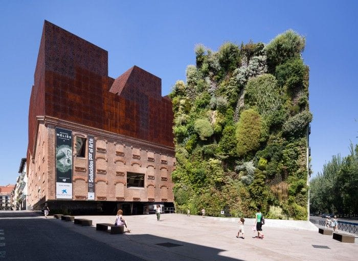 caixaforum madrid herzog y de meuron obra social la caixa jardin vertical espectacular azero corten