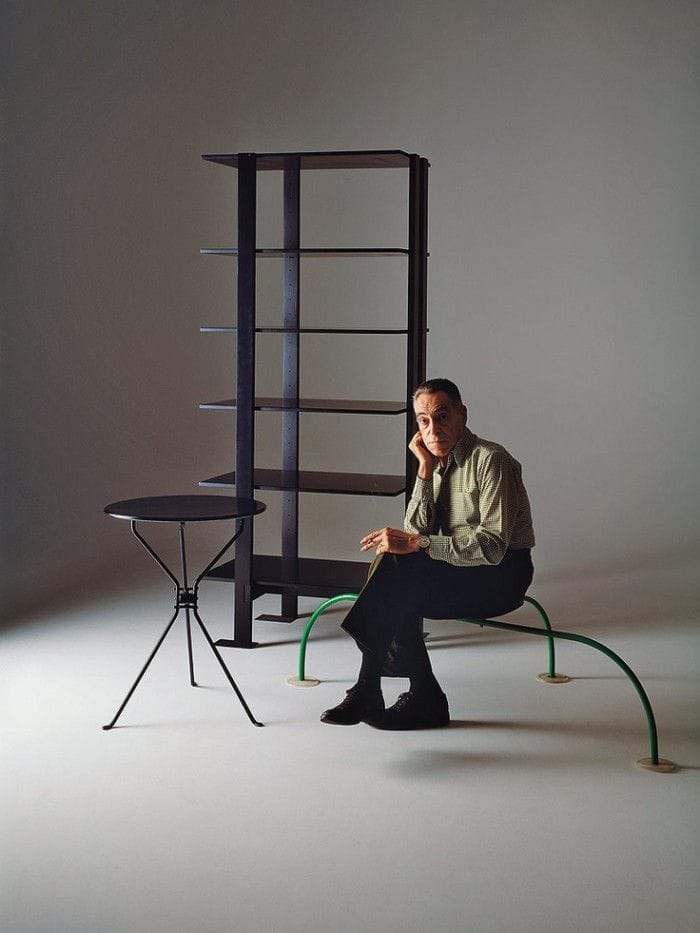 achille castiglioni junto a sus disenos