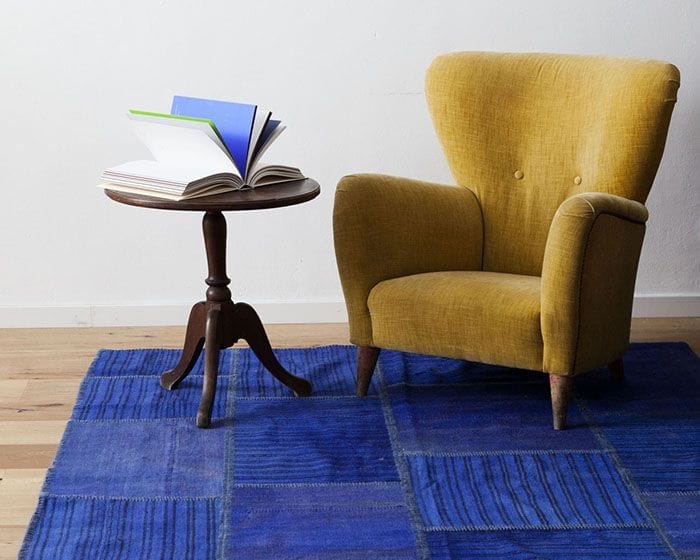 alfombra azul