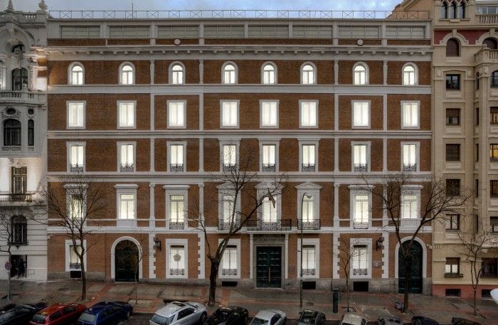 exterior del museo nacional de artes decorativas españa español madrid