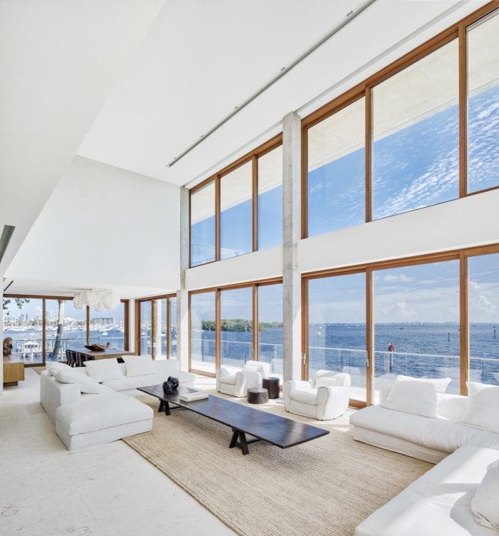 casa bahia alejandro landes director porfirio arquitecto miami florida ventanales vistas espectaculares oceano mar mansion