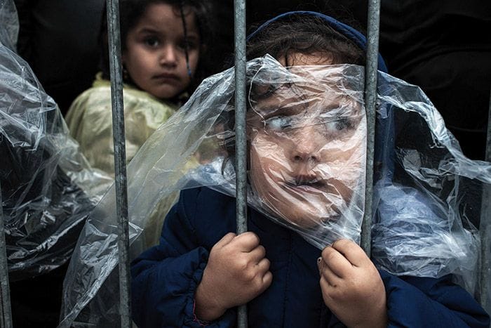 niños refugiados a la espera