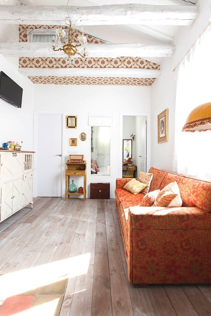 piso decoracion malasaña sofa