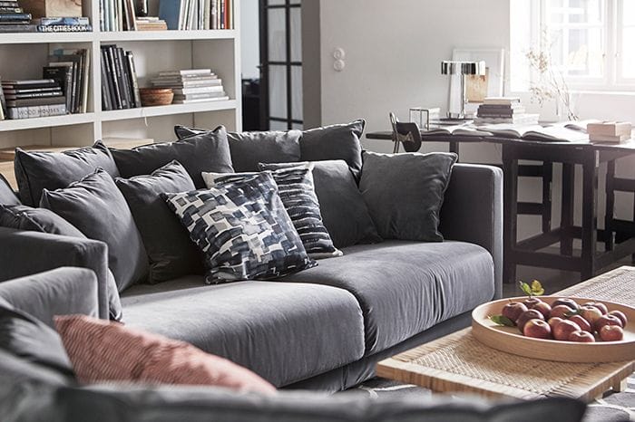 sofa gris cojines ikea stockholm