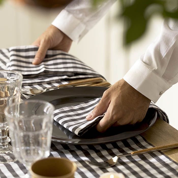 DIY de decoración para crear mesas de Navidad con diferentes estilos