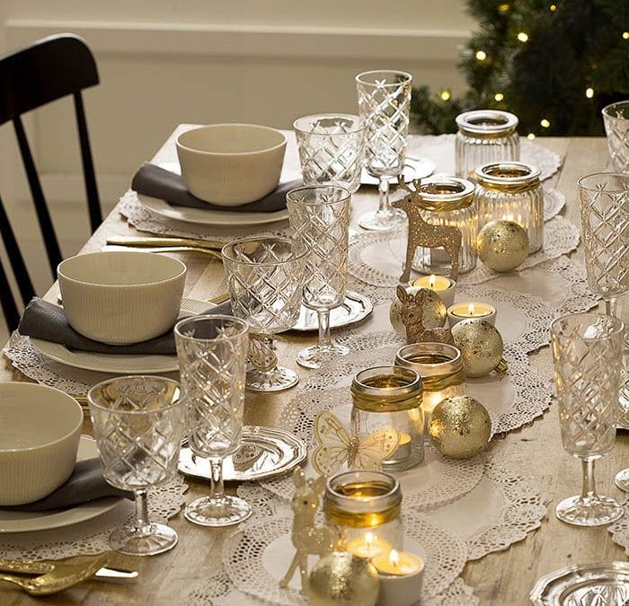 DIY de decoración para crear mesas de Navidad con diferentes estilos