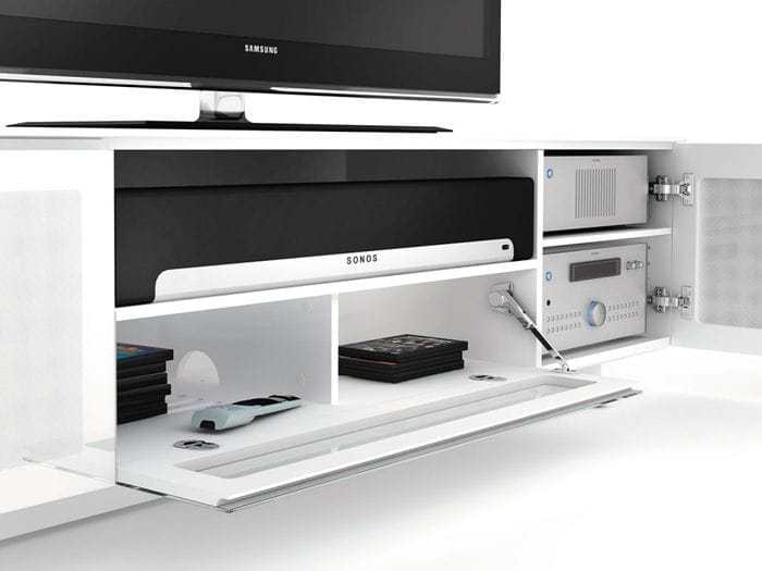 mueble audiovisual ikea blanco con equipo de sonido integrado sonos