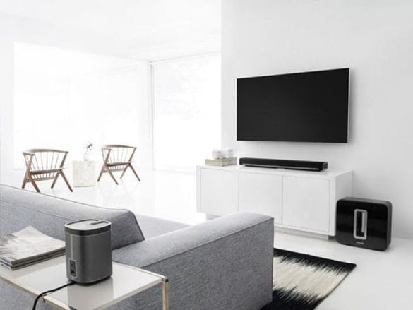 salon con television IKEA y equipo sonido sonos