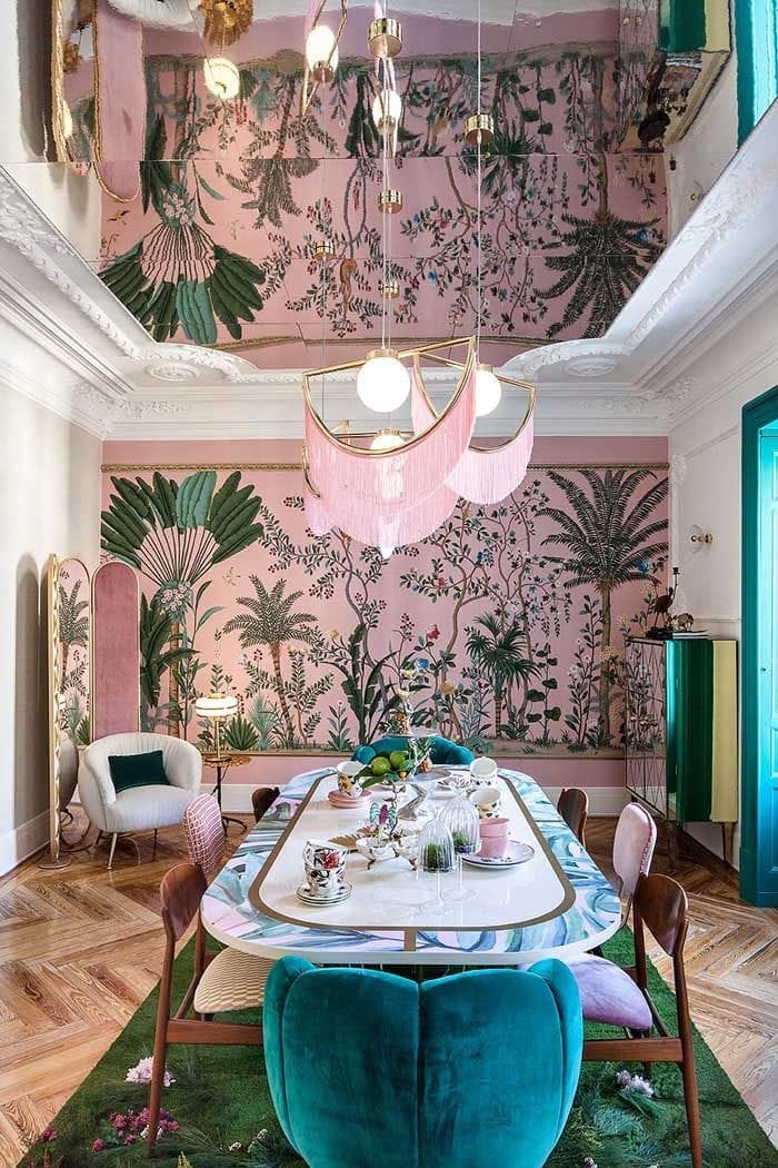 comedor en tonos rosas y turquesas virginia gash casa decor 2018