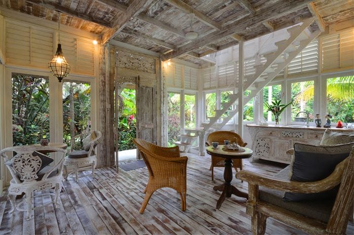 salon exterior indoneso