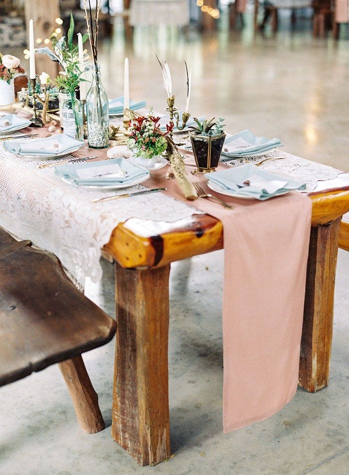 Decoración Boho: qué elementos caracterizan una mesa con estilo bohemio