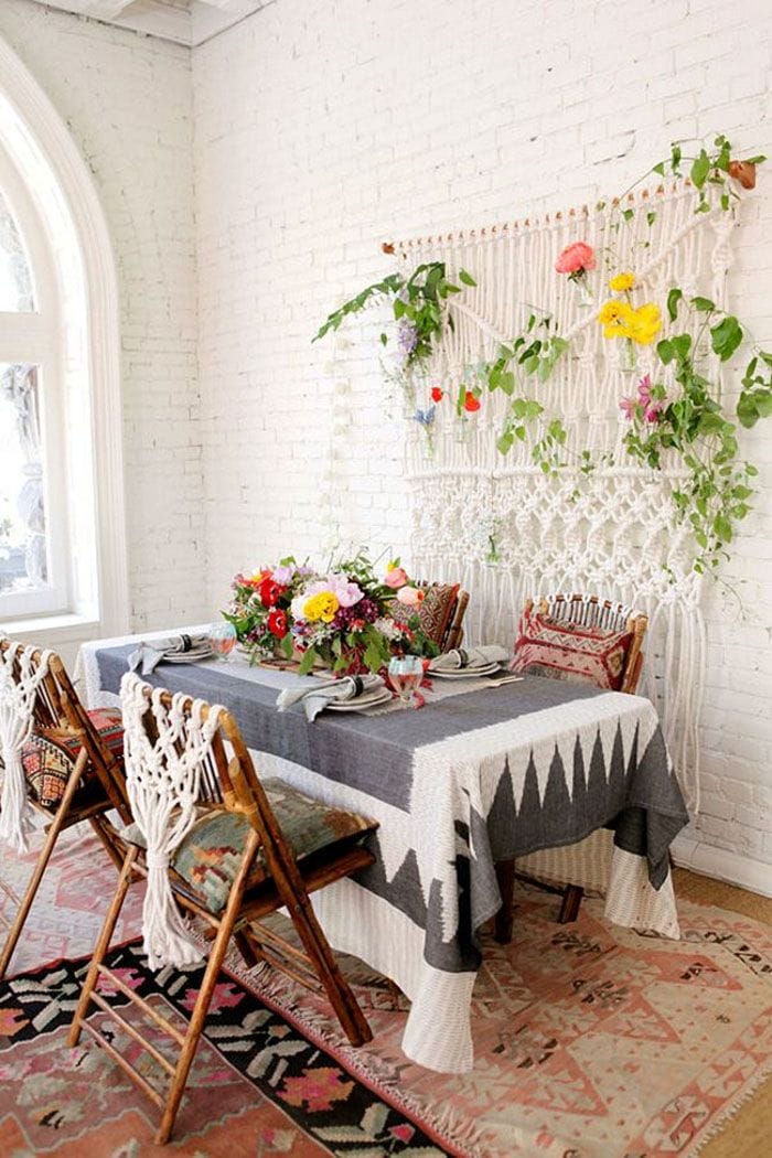 Decoración Boho: qué elementos caracterizan una mesa con estilo bohemio