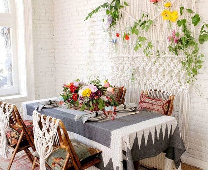 Decoración Boho: qué elementos caracterizan una mesa con estilo bohemio