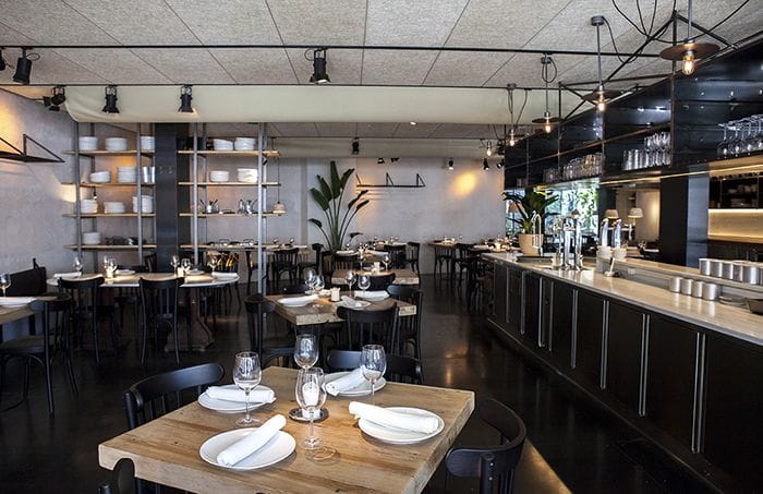 Barra y mesa restaurante cocina mercado Fismuler