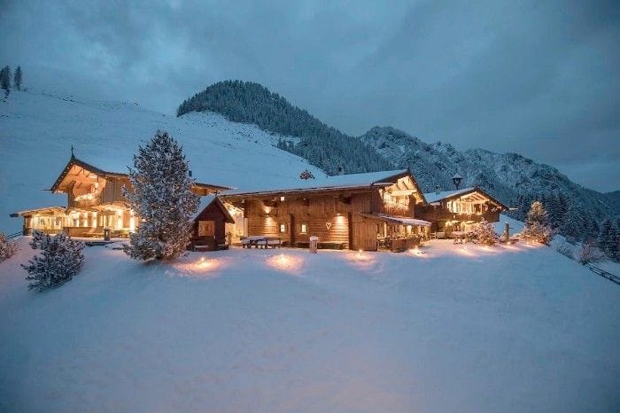 Aprovecha la última nieve del año alojándote en estos maravillosos chalets de Los Alpes