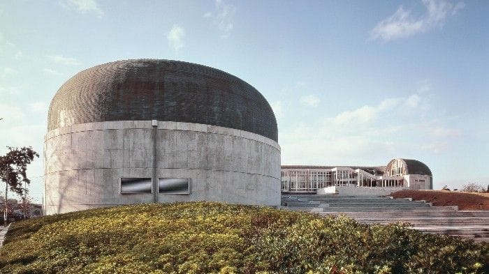 arata isozaki brutalismo