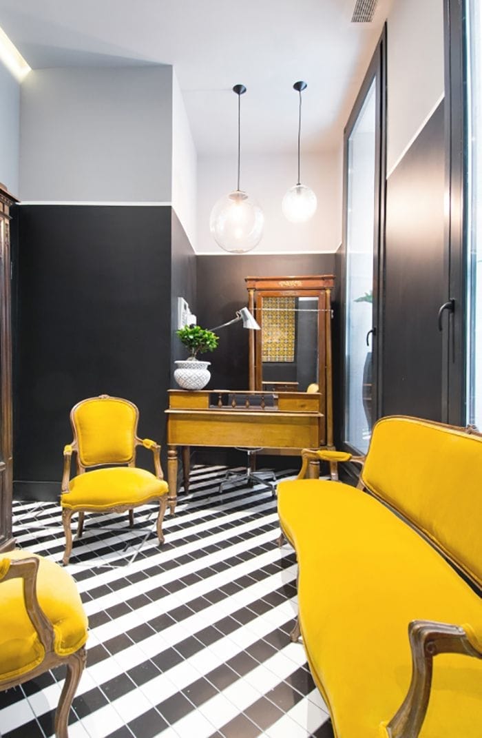 salon amarillo blanco y negro diseño sapey