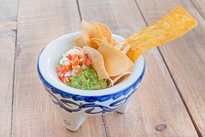 platillo mexicano guacamole