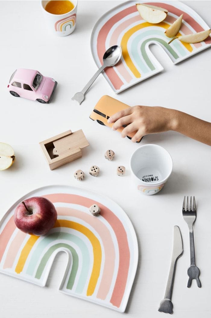 menaje arcoiris mesa